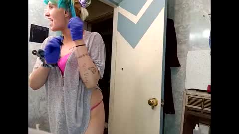 Snapshot of shelbybaby01 chatting on 12, 3, 2025 Shelby holes online show from 12, 3, 2025