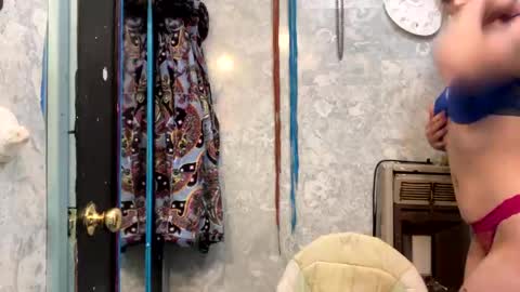 Snapshot of shelbybaby01 chatting on 24, 10, 2025 Shelby holes online show from 24, 10, 2025