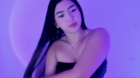 Snapshot of shelly_rohades chatting on 20, 10, 2025 online show from 20, 10, 2025