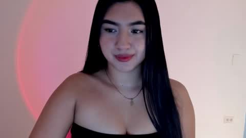 Snapshot of shelly_rohades chatting on 30, 10, 2025 online show from 30, 10, 2025