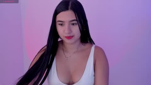 Snapshot of shelly_rohades chatting on 31, 10, 2025 online show from 31, 10, 2025