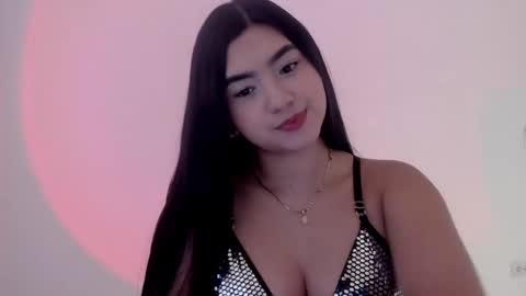 Snapshot of shelly_rohades chatting on 2, 11, 2025 online show from 2, 11, 2025