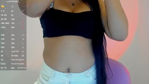 Snapshot of shelly_rohades chatting on 11, 11, 2025 online show from 11, 11, 2025