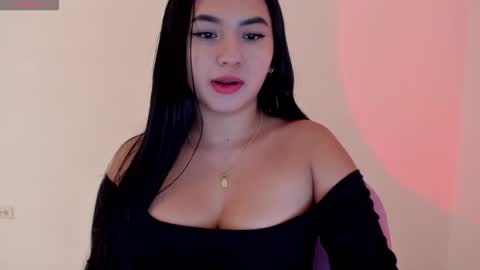 Snapshot of shelly_rohades chatting on 21, 11, 2025 online show from 21, 11, 2025