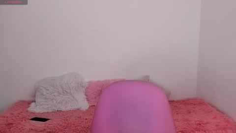 Snapshot of shelly_rohades chatting on 10, 7, 2026 online show from 10, 7, 2026