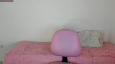 Snapshot of shelly_rohades chatting on 12, 7, 2026 online show from 12, 7, 2026
