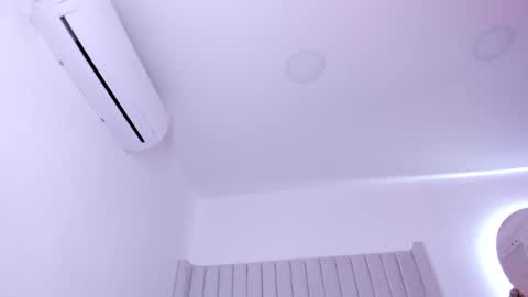 shelynna_azzul online show from 16, 1, 2025