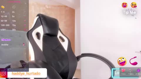 Snapshot of shenielxxx chatting on 3, 12, 2024 shenielxxx online show from 3, 12, 2024