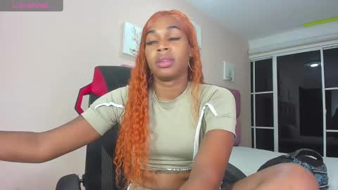 Snapshot of shenielxxx chatting on 10, 9, 2025 shenielxxx online show from 10, 9, 2025