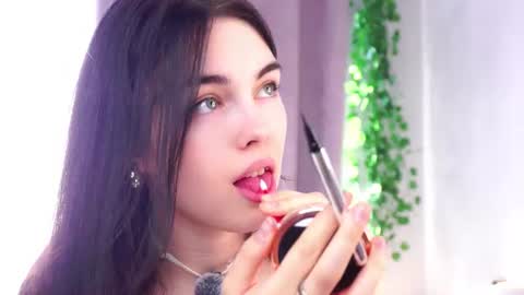 Snapshot of sheragroepper chatting on 19, 6, 2026 Mira online show from 19, 6, 2026