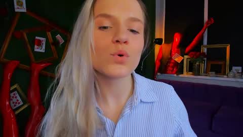 Snapshot of sherributlers chatting on 28, 4, 2026 Sweet Sherri online show from 28, 4, 2026