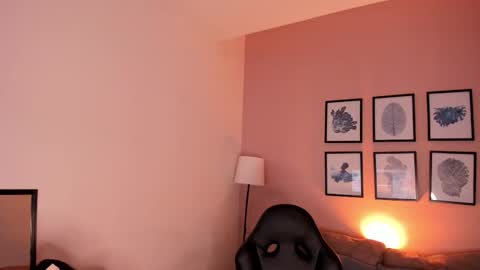 Snapshot of sheyla_hills_ chatting on 6, 2, 2026 Sheyla online show from 6, 2, 2026