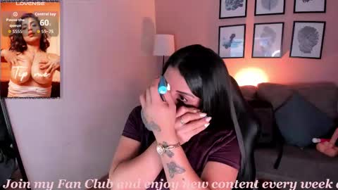 Snapshot of sheyla_hills_ chatting on 7, 2, 2026 Sheyla online show from 7, 2, 2026