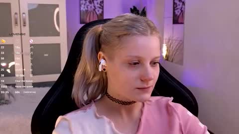 help me reach my first 25 thumbs up online show from 29, 11, 2025