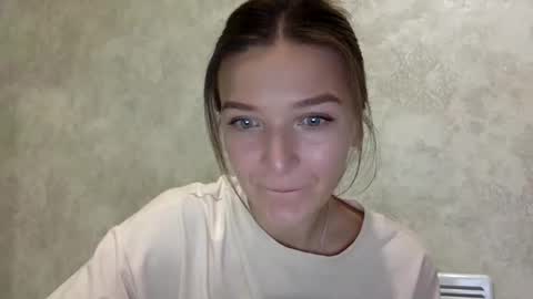 Snapshot of shining_pearl chatting on 12, 10, 2025 Jesica online show from 12, 10, 2025