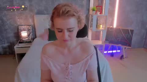 Snapshot of shiny_lisss chatting on 5, 7, 2026 Lisa online show from 5, 7, 2026