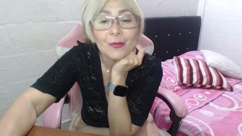 Snapshot of shira_evans40 chatting on 25, 1, 2025 shira evans40 online show from 25, 1, 2025