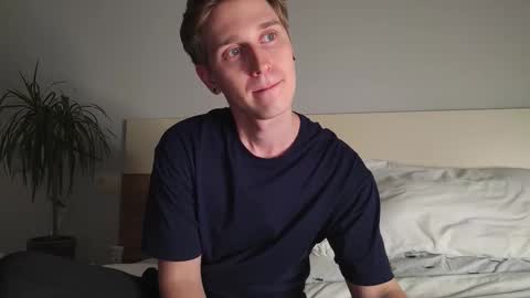 Snapshot of shirizo chatting on 12, 9, 2025 Matthew online show from 12, 9, 2025