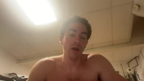 shirtlesshunk15 online show from 2, 7, 2026