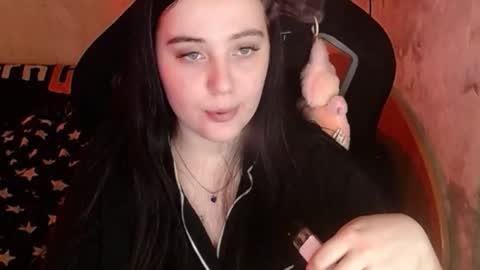 Snapshot of show_for_you chatting on 18, 12, 2025 show_for_you online show from 18, 12, 2025