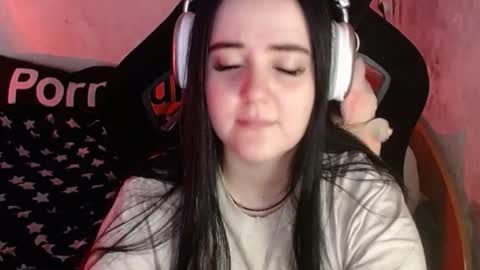 Snapshot of show_for_you chatting on 23, 12, 2025 show_for_you online show from 23, 12, 2025