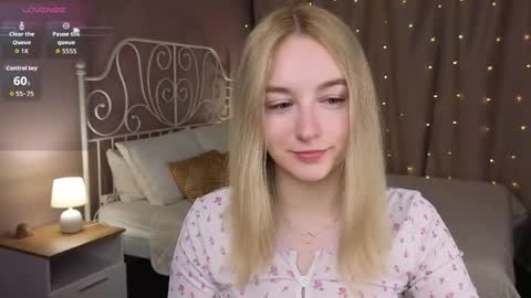 Polly online show from 9, 5, 2026