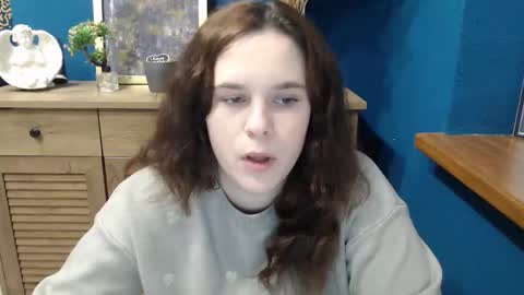 shy_lil online show from 19, 12, 2025