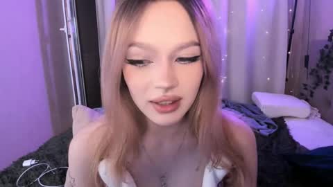 Snapshot of shy_meowmegan chatting on 10, 5, 2026 Megan 3 online show from 10, 5, 2026