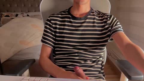 shydude666 online show from 28, 9, 2025