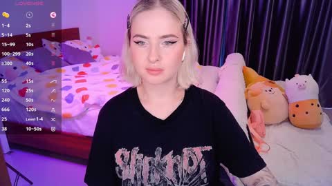 Snapshot of shyfoxxxy chatting on 11, 12, 2024 Effie online show from 11, 12, 2024