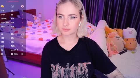 Snapshot of shyfoxxxy chatting on 12, 12, 2024 Effie online show from 12, 12, 2024