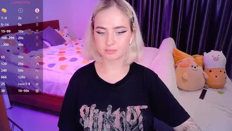 Snapshot of shyfoxxxy chatting on 13, 12, 2024 Effie online show from 13, 12, 2024