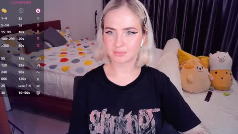 Snapshot of shyfoxxxy chatting on 13, 12, 2024 Effie online show from 13, 12, 2024