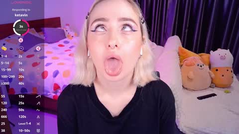 Snapshot of shyfoxxxy chatting on 15, 12, 2024 Effie online show from 15, 12, 2024