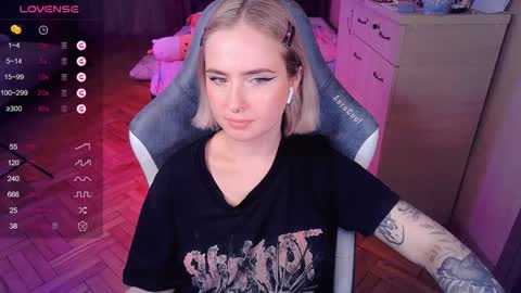 Snapshot of shyfoxxxy chatting on 8, 1, 2025 Effie online show from 8, 1, 2025