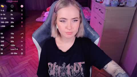 Snapshot of shyfoxxxy chatting on 9, 1, 2025 Effie online show from 9, 1, 2025