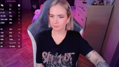 Snapshot of shyfoxxxy chatting on 14, 1, 2025 Effie online show from 14, 1, 2025