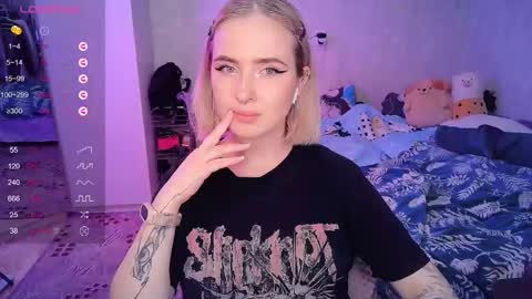 Snapshot of shyfoxxxy chatting on 9, 2, 2025 Effie online show from 9, 2, 2025