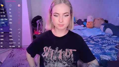 Snapshot of shyfoxxxy chatting on 12, 2, 2025 Effie online show from 12, 2, 2025