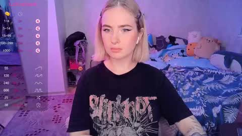 Snapshot of shyfoxxxy chatting on 13, 2, 2025 Effie online show from 13, 2, 2025