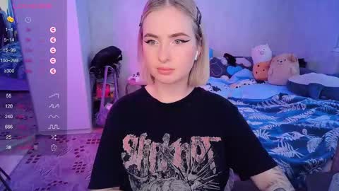 Snapshot of shyfoxxxy chatting on 14, 2, 2025 Effie online show from 14, 2, 2025