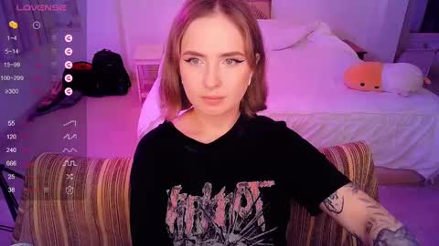 Snapshot of shyfoxxxy chatting on 27, 2, 2025 Effie online show from 27, 2, 2025