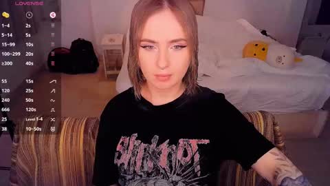 Snapshot of shyfoxxxy chatting on 2, 3, 2025 Effie online show from 2, 3, 2025