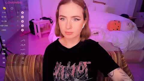 Snapshot of shyfoxxxy chatting on 5, 3, 2025 Effie online show from 5, 3, 2025