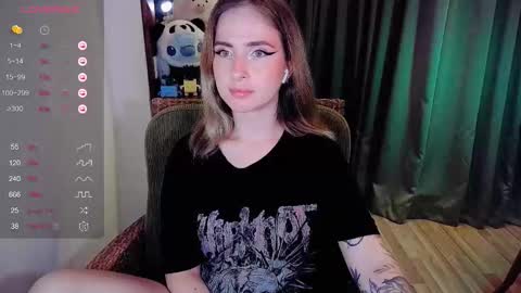 Snapshot of shyfoxxxy chatting on 8, 9, 2025 Effie online show from 8, 9, 2025