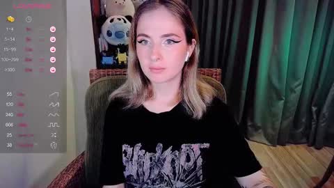 Snapshot of shyfoxxxy chatting on 10, 9, 2025 Effie online show from 10, 9, 2025