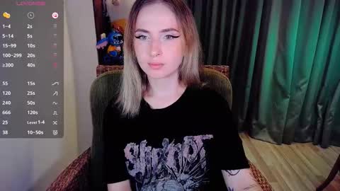 Snapshot of shyfoxxxy chatting on 14, 9, 2025 Effie online show from 14, 9, 2025