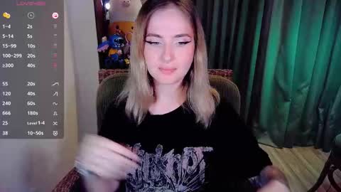 Snapshot of shyfoxxxy chatting on 15, 9, 2025 Effie online show from 15, 9, 2025