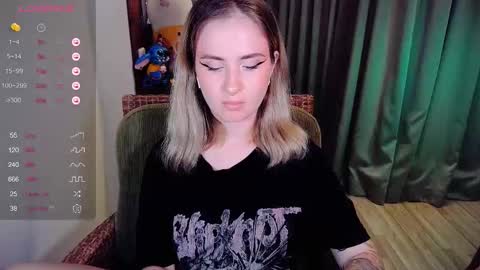 Snapshot of shyfoxxxy chatting on 16, 9, 2025 Effie online show from 16, 9, 2025