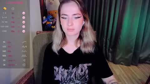 Snapshot of shyfoxxxy chatting on 3, 10, 2025 Effie online show from 3, 10, 2025